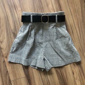 ZARA high rise short with belt in XS